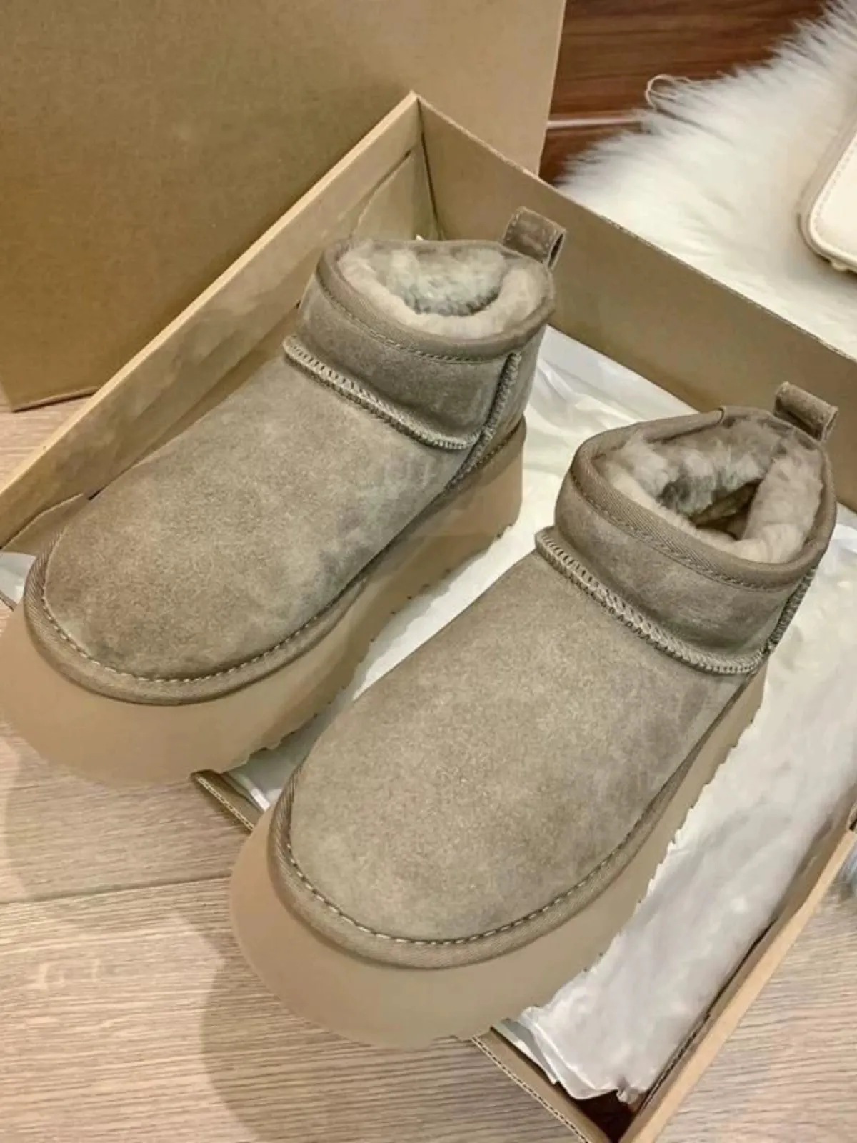 Thick Bottom Short Tube Leather and Fur Integrated Winter plus Velvet Snow Boots