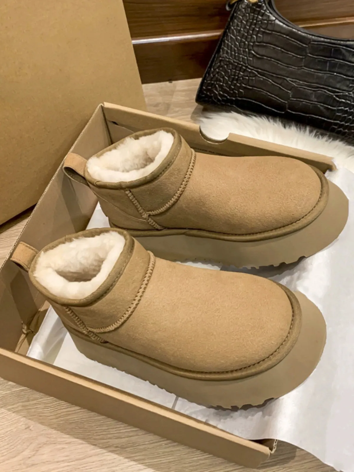 Thick Bottom Short Tube Leather and Fur Integrated Winter plus Velvet Snow Boots
